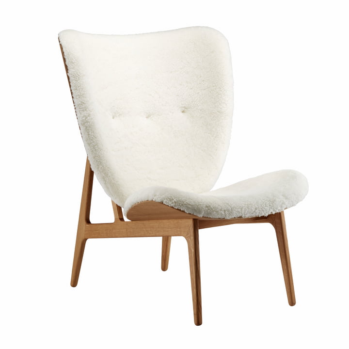 Elephant Lounge fauteuil van Norr11 in gerookt eiken / schapenvacht gebroken wit