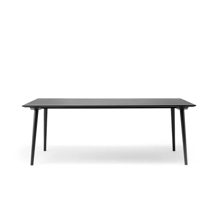 In Tussen tafel SK5 90 x 200 cm van & tradition in eiken zwart gelakt