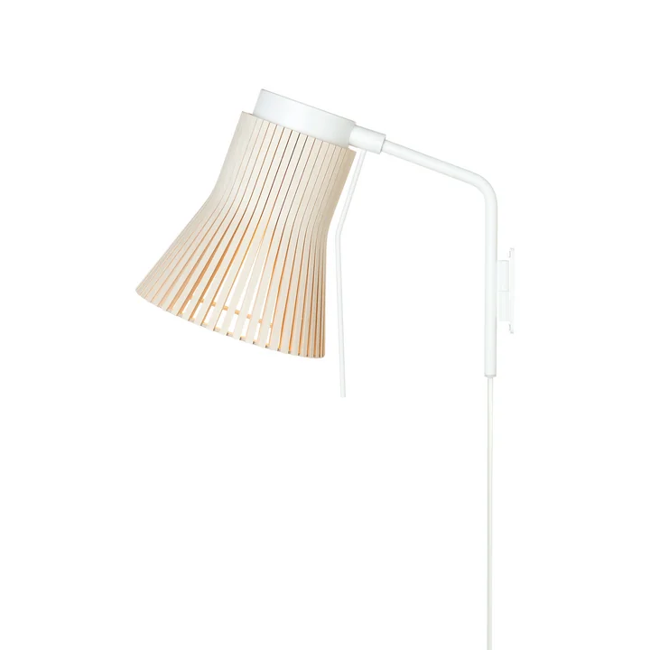 Petite 4630 wandlamp van Secto in berkenhout