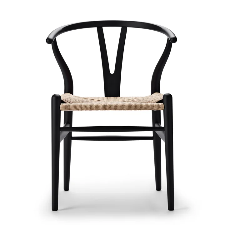 CH24 Wishbone Chair van Carl Hansen in soft black / vlechtwerk naturel