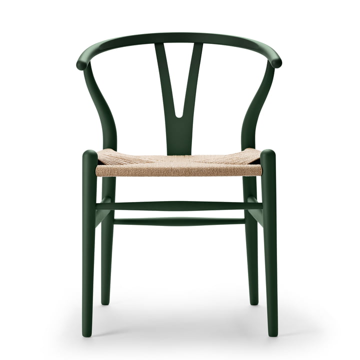 CH24 Wishbone Chair van Carl Hansen in soft green / vlechtwerk naturel