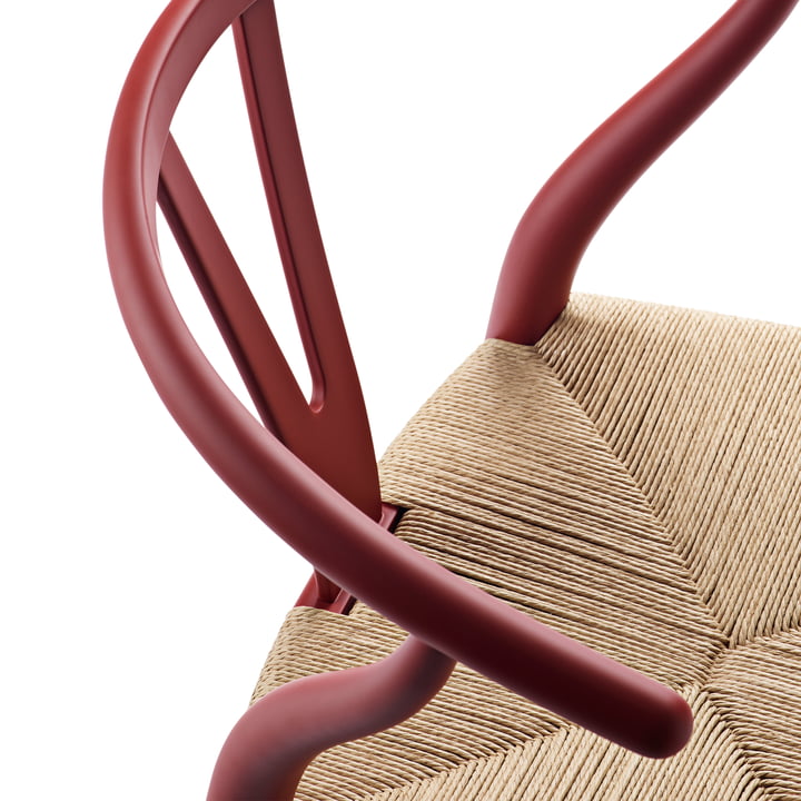 CH24 Wishbone Chair van Carl Hansen in soft red / vlechtwerk naturel