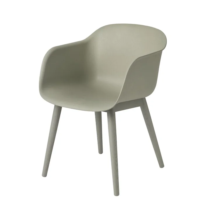 Fiber Chair Wood Base van Muuto in stoffig groen