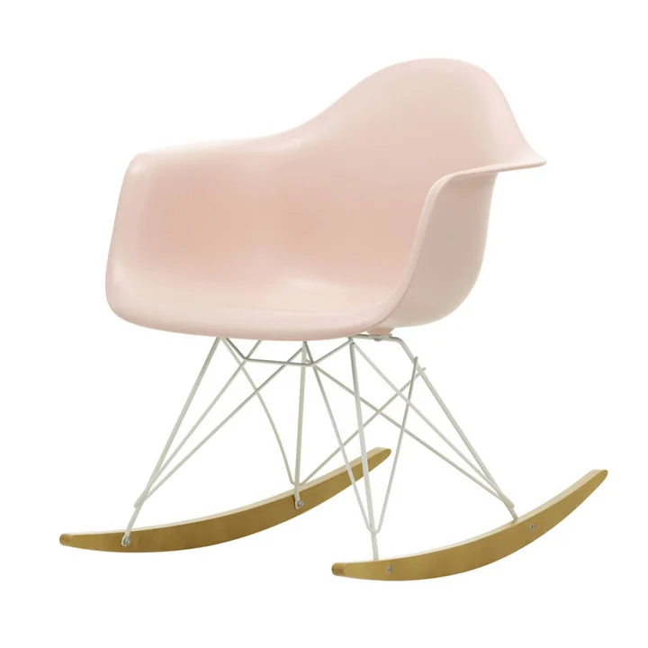 Eames Plastic Armchair RAR van Vitra in geelachtig esdoorn / wit / lichtroze