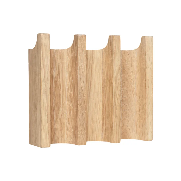 Column van Kristina Dam Studio in eiken