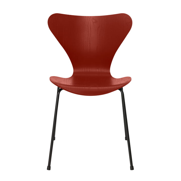 Serie 7 stoel van Fritz Hansen in essenfineerrood / zwart frame