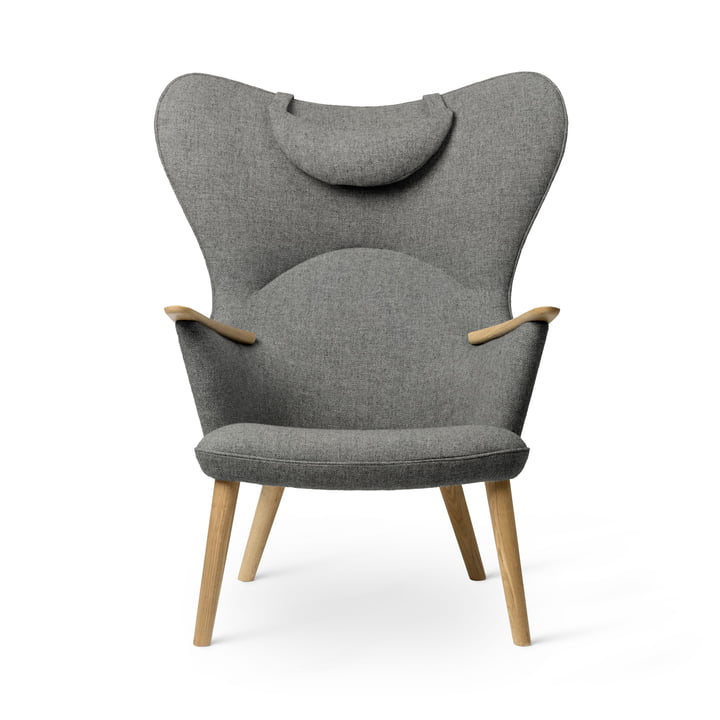 De CH78 Mama Bear Lounge Chair, eiken geolied / Fiord 0151 by Carl Hansen