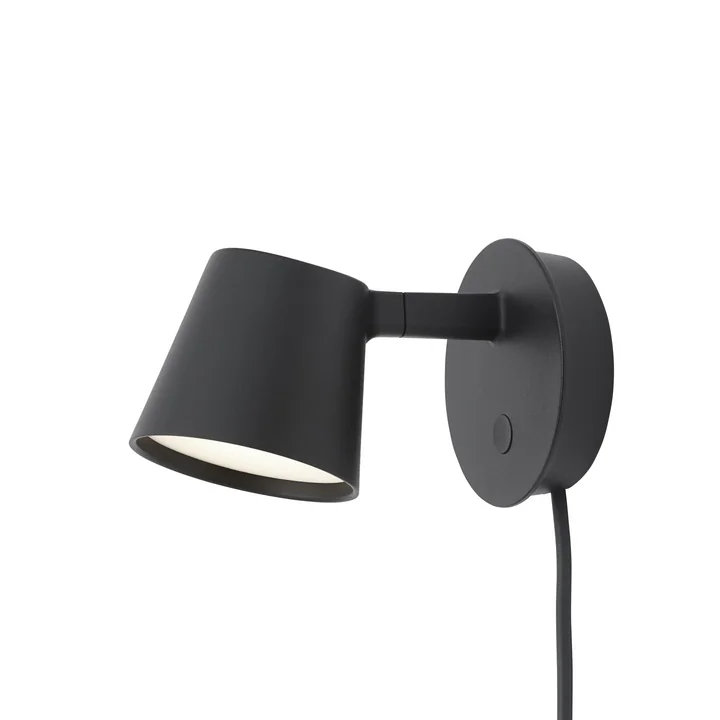 De Tip wandlamp van Muuto in zwart