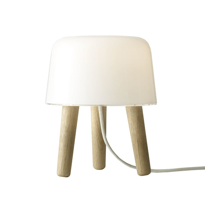 Milk Tafellamp van & tradition met witte kabel en eikenhouten voetjes