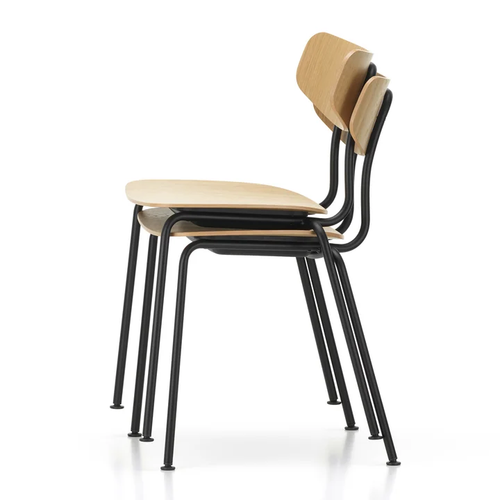 Stapelbare houten stoelen van ontwerper Jasper Morrison