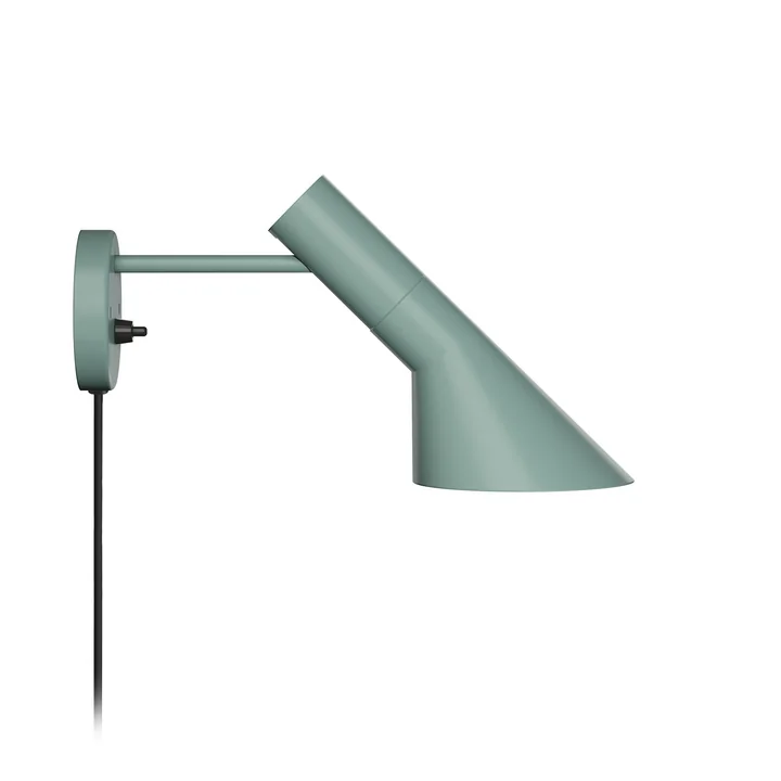 AJ wandlamp van Louis Poulsen in licht petroleum