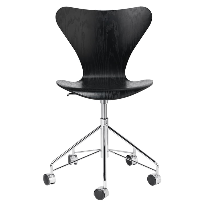 Serie 7 bureaustoel van Fritz Hansen in chroom / zwart gekleurd essenhout