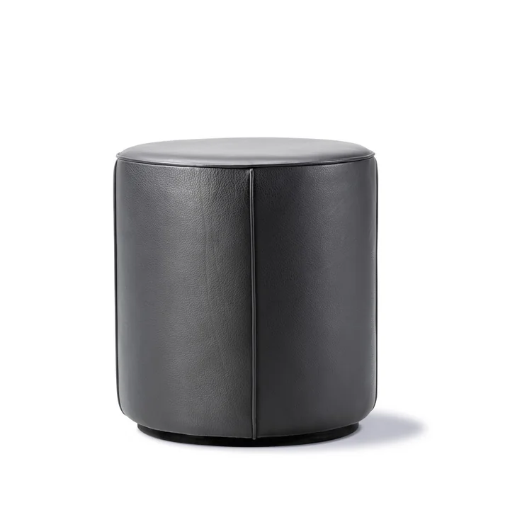 Mono Poef Ø 39 cm van Fredericia in leder 301 zwart