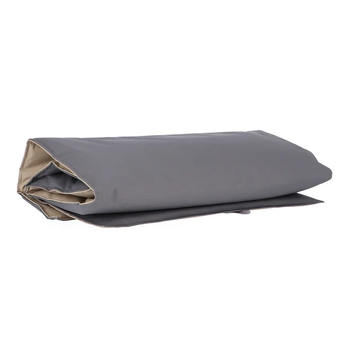 De Sun strandmat van Fiam opgerold