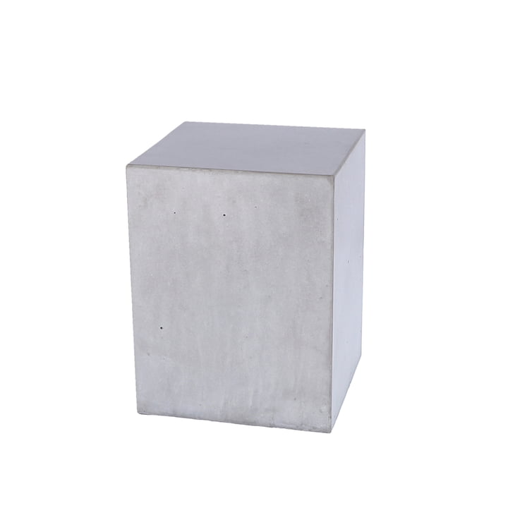 De Block betonnen bijzettafel van Jan Kurtz , hoogte 40 cm, in de was gezet