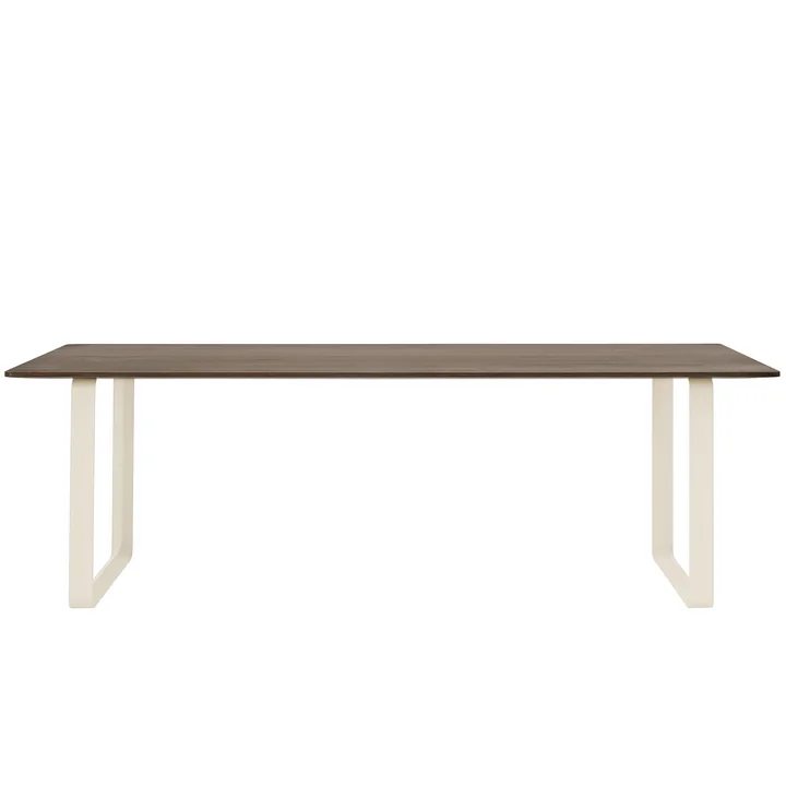 70/70 Eettafel, 225 x 90 cm, gerookt eiken / zand van Muuto