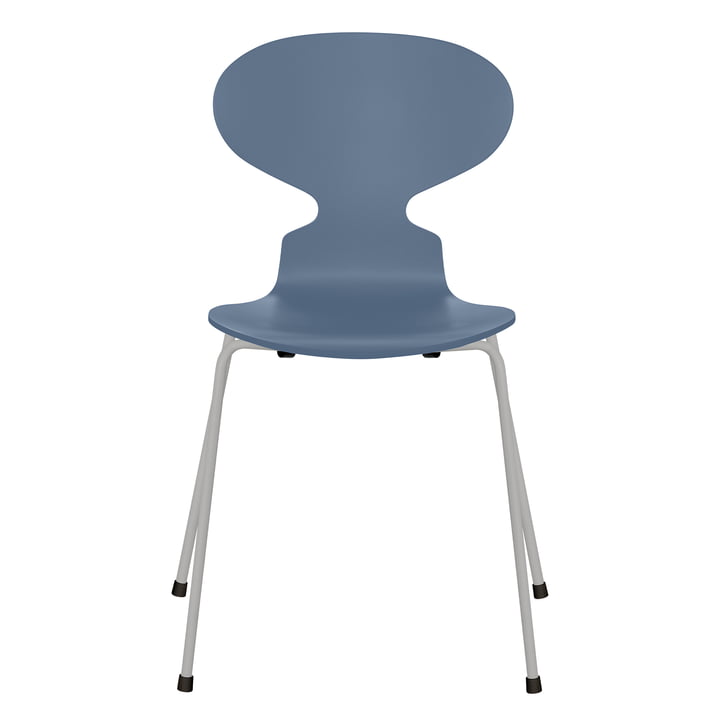 De Ant Chair van Fritz Hansen , as schemer blauw gekleurd / frame negen grijs