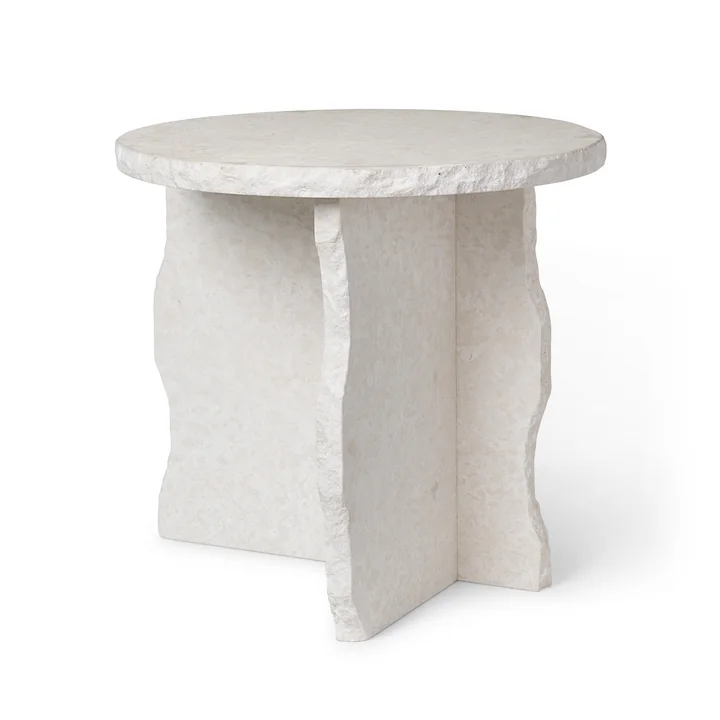 Mineral Marmeren sculptuur tafel van Ferm Living in het ontwerp Bianco Curia