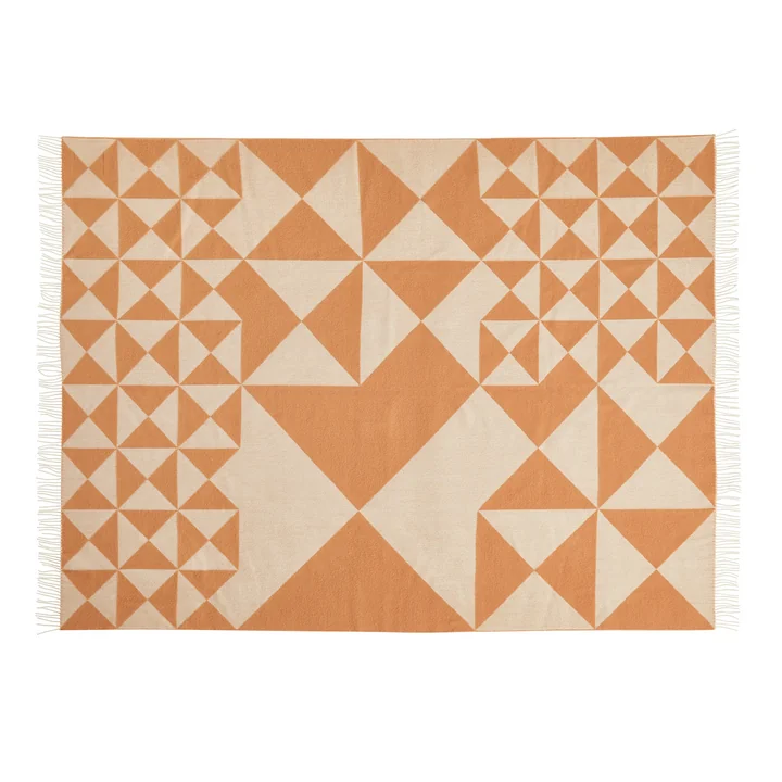 Mirror Throw van Verpan in zand