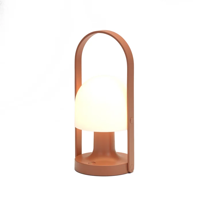 FollowMe Outdoor oplaadbare LED tafellamp, H 28,8 cm van marset in terracotta