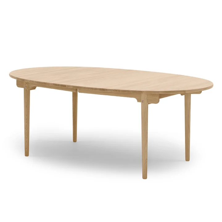 CH338 Uitschuifbare eettafel van Carl Hansen in geoliede eik