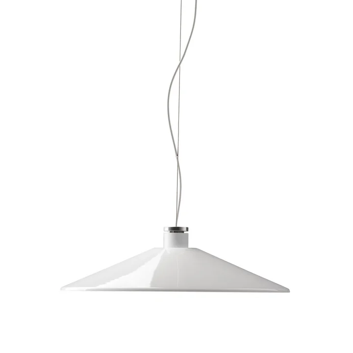De w202 Halo LED hanglamp S4 van Wästberg in het wit.