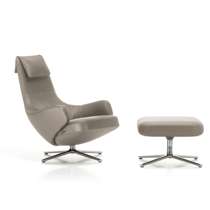 Repos Fauteuil en poef van Vitra in de uitvoering premium zandleer, gepolijst aluminium