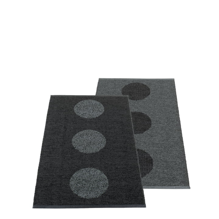 Vera Tapijt 2. 0, 70 x 120 cm, black / black metaal van Pappelina