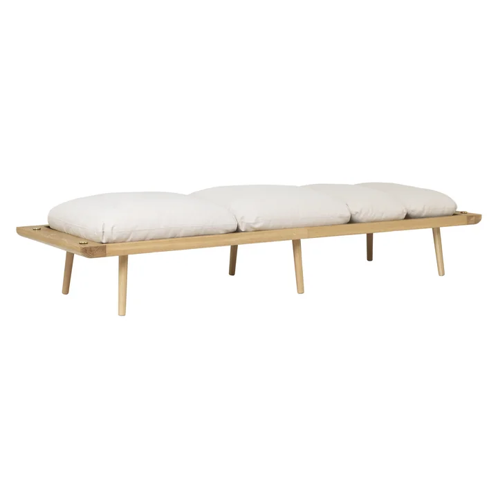 Lounge Around Daybed, eiken / wit zand van Umage