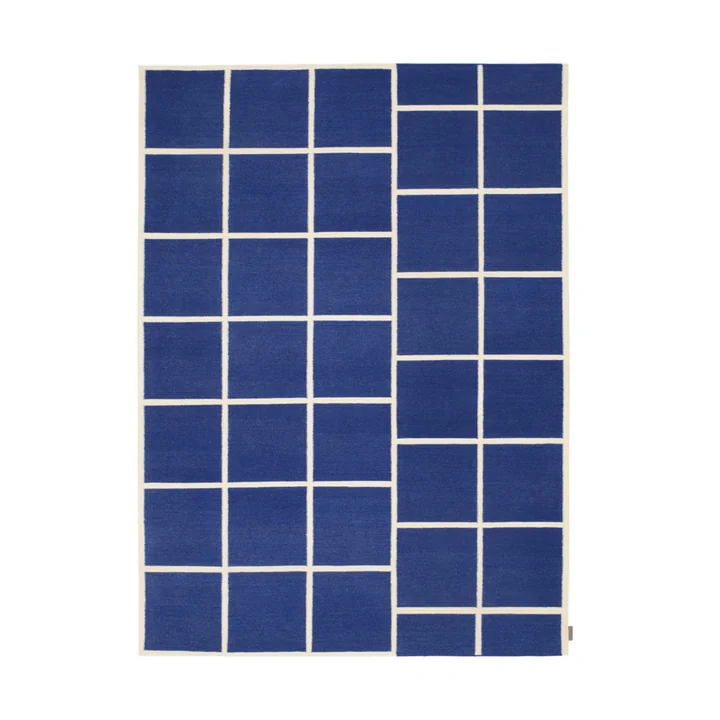 Kelim Untitled_AB14 Tapijt, 180 x 240 cm, blauw / beige (0011 Deep blue) van Kvadrat