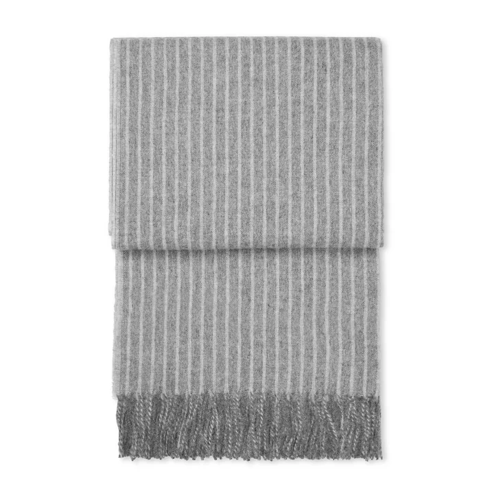 Stripes Deken van Elvang in de kleur grijs
