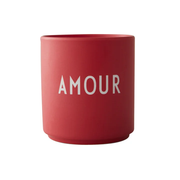 AJ Favourite Porseleinen mok van Design Letters Amour in de uitvoering / rood