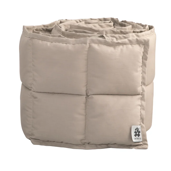 Sebra Baby ledikant bumper van in de uitvoering square quilted / jetty beige
