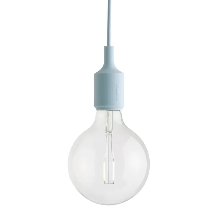 Socket E27 LED hanglamp van Muuto in de uitvoering lichtblauw