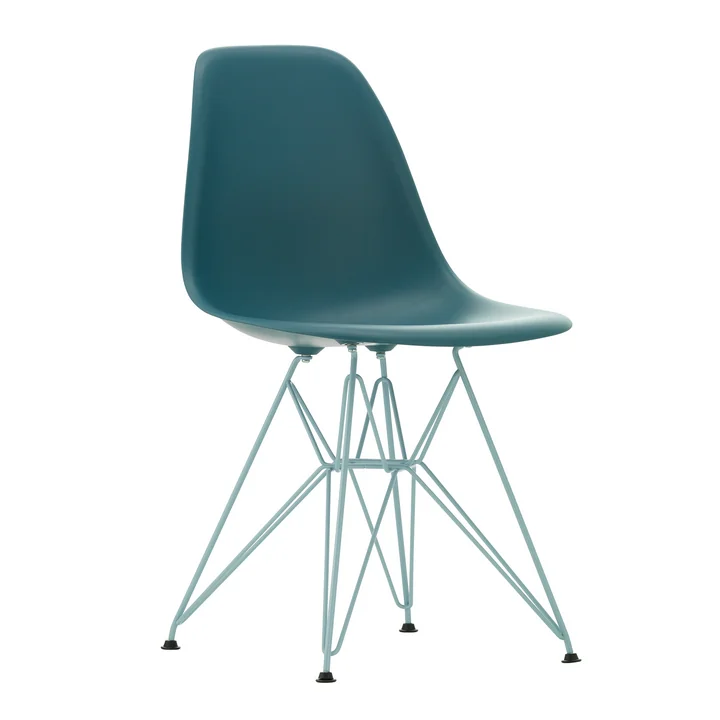 Eames Plastic Bijzetstoel DSR, zeeblauw / hemelsblauw (kunststof glijders basic dark) by Vitra