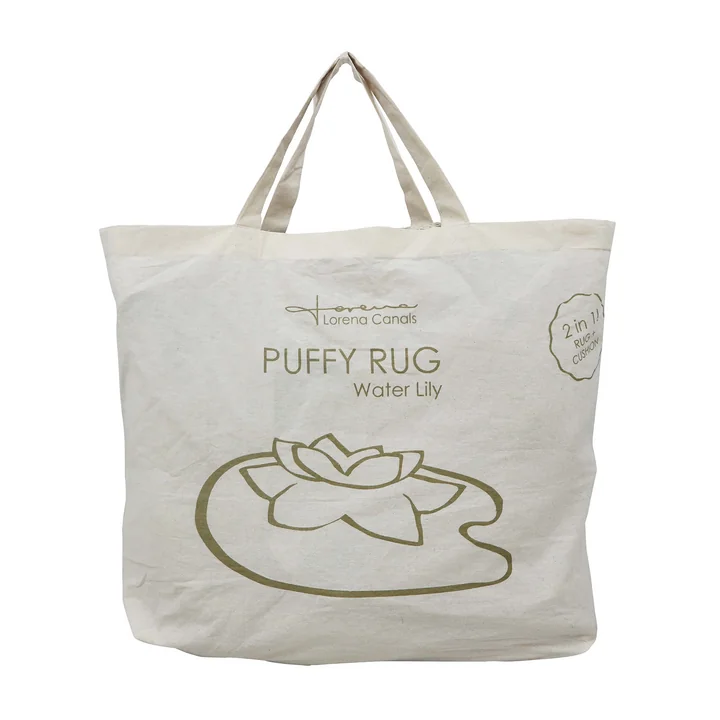 Puffy Lily Tapijt, 140 x 160 cm, groen/roze door Lorena Canals