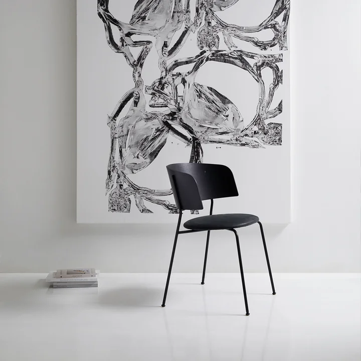 OUT Objecten van onze dagen - Wagner fauteuil