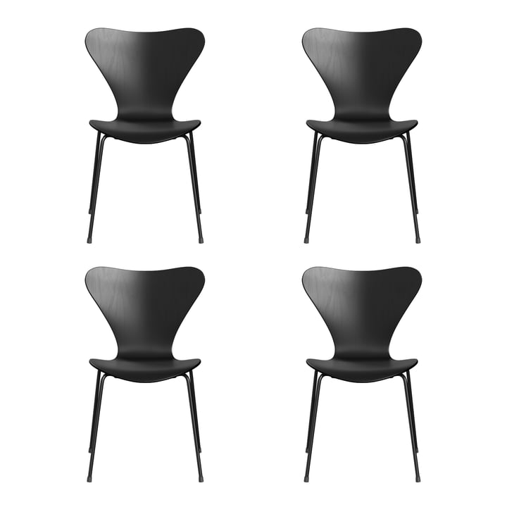 Fritz Hansen - Serie 7 stoel, zwart essenhout / zwart frame (set van 4)