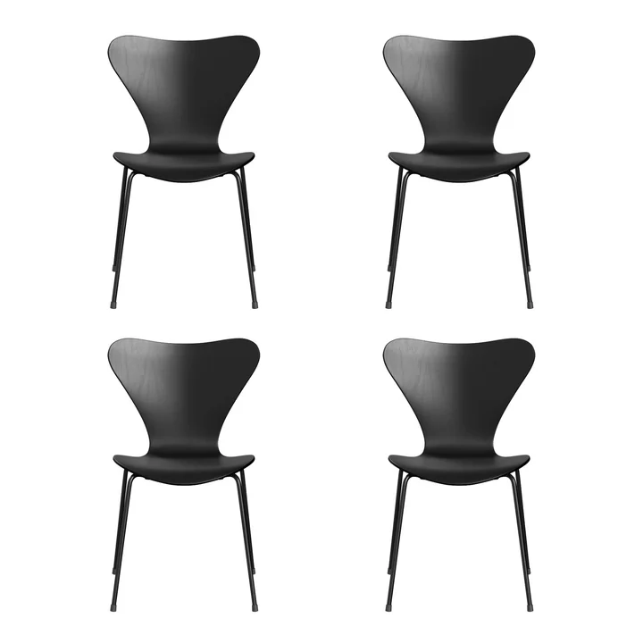 Fritz Hansen - Serie 7 stoel, zwart essenhout / zwart frame (set van 4)