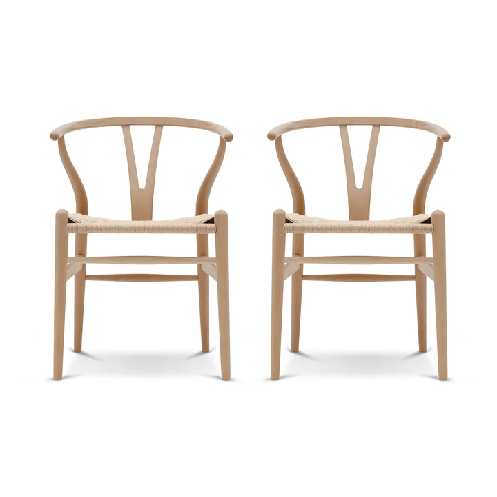 Carl Hansen - CH24 Wishbone Chair , geoliede beuk / vlechtwerk naturel (set van 2)