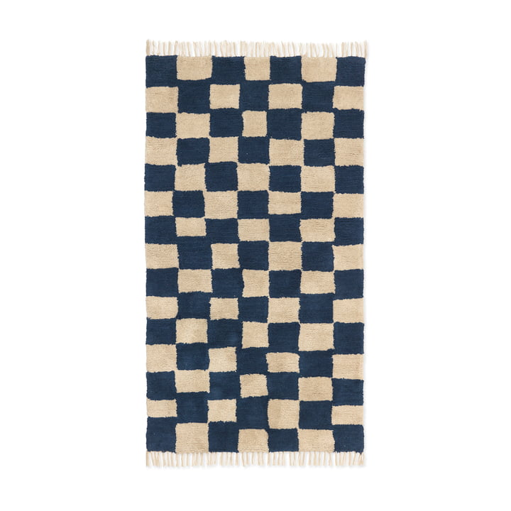 ferm Living - Mara Wasbaar tapijt, 90 x 150 cm, diepblauw / warm zand