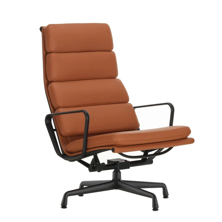 Vitra - EA 222 Soft Pad fauteuil diepzwart met armleggers, draaibaar, leder Premium F, cognac (glijders voor tapijt)