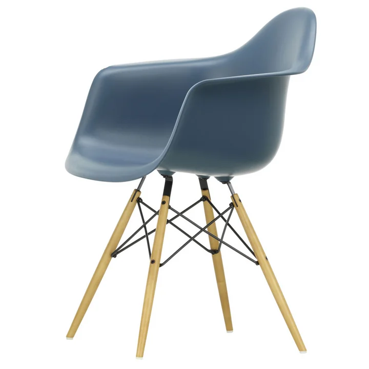 Eames Plastic Fauteuil van Vitra
