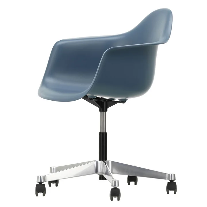Eames Plastic Fauteuil van Vitra