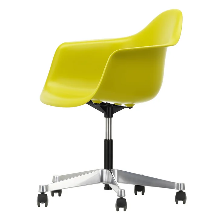 Eames Plastic Fauteuil van Vitra