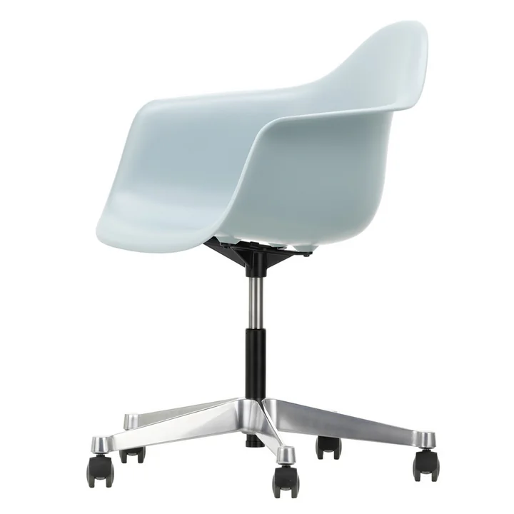 Eames Plastic Fauteuil van Vitra