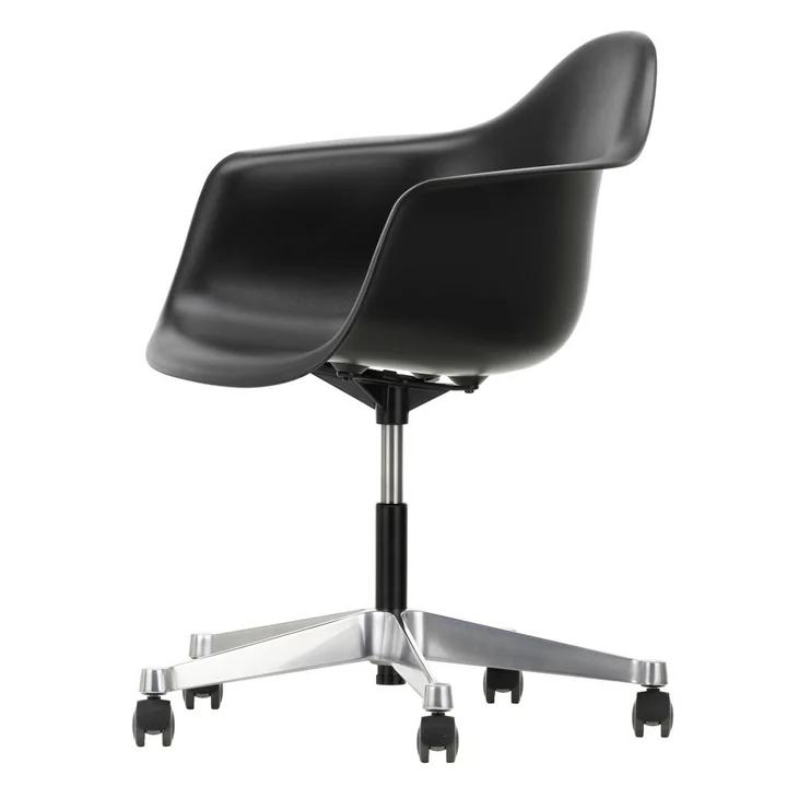 Eames Plastic Fauteuil van Vitra