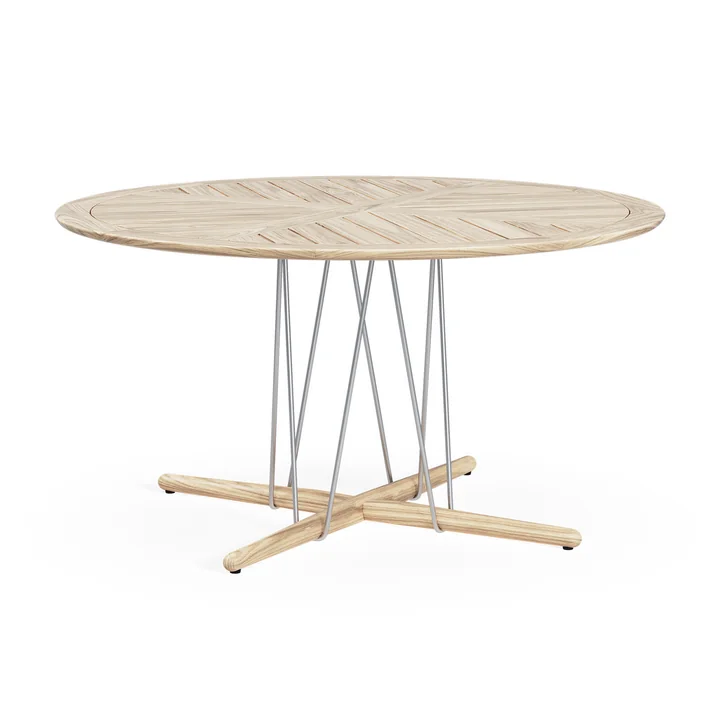 Embrace Tuintafel, onbehandeld teak, Ø 140 cm van Carl Hansen