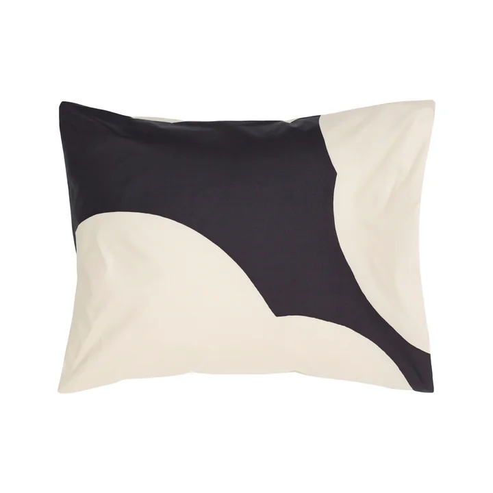 Iso Unikko kussenhoes, 60 x 63 cm, gebroken wit / houtskool by Marimekko