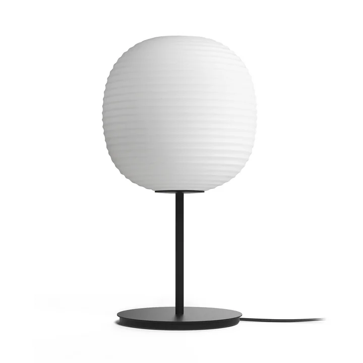 New Works Lantern - Tafellamp M opaal / mat / H 55cm / Ø 30 cm